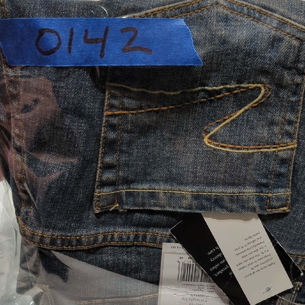 Liz & Co. Women's Straight Blue Jeans - Picture 10 of 10